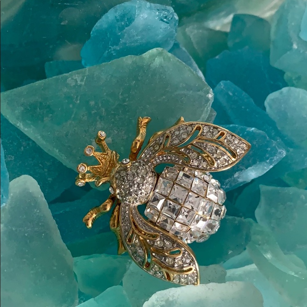 Queen Bee pin